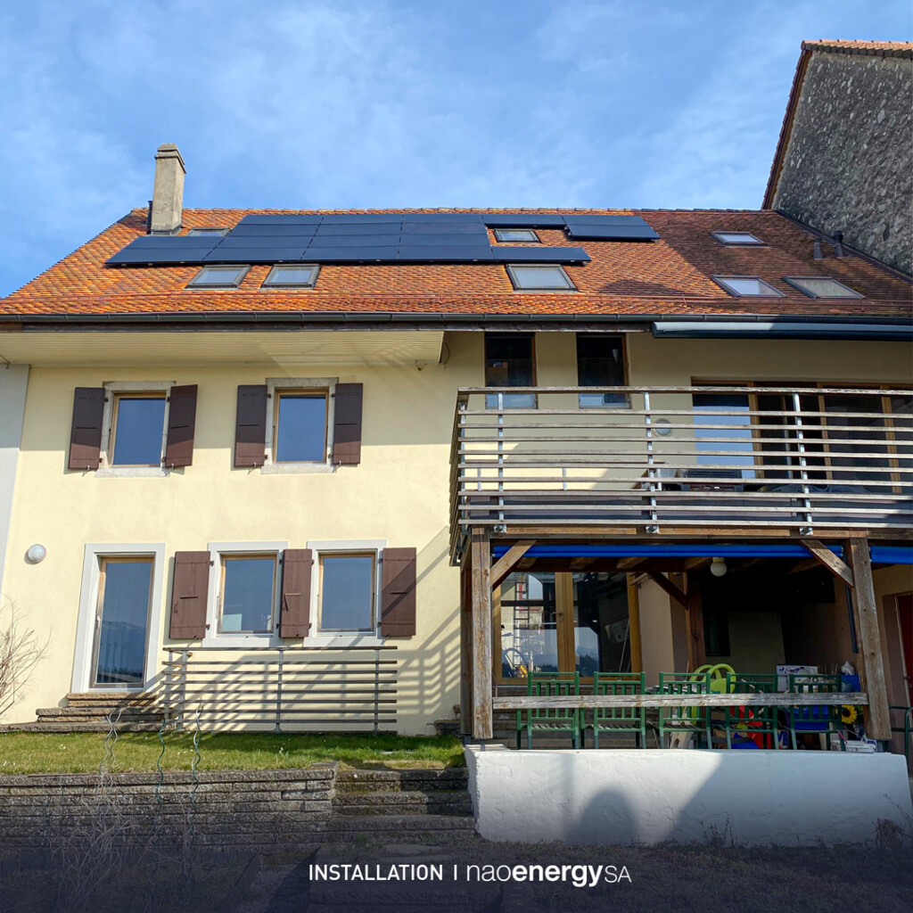 Panneaux photovoltaïques pour domicile, conçus pour maximiser l'efficacité énergétique et réduire les coûts d'électricité. Installation disponible dans les principales villes de Suisse romande, notamment Genève, Lausanne, Fribourg, Neuchâtel, Yverdon-les-Bains, Sion, Montreux et Vevey.