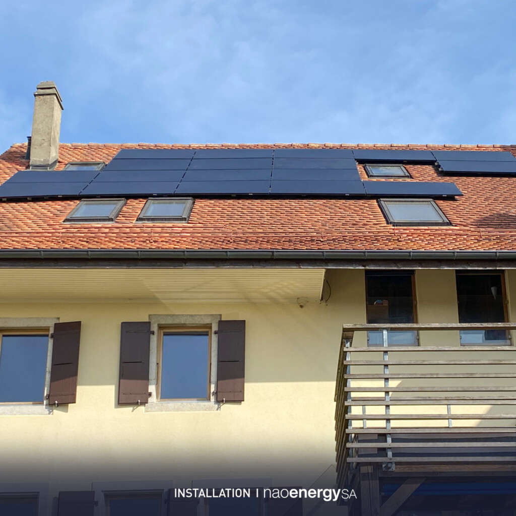 Panneaux photovoltaïques pour domicile, conçus pour maximiser l'efficacité énergétique et réduire les coûts d'électricité. Installation disponible dans les principales villes de Suisse romande, notamment Genève, Lausanne, Fribourg, Neuchâtel, Yverdon-les-Bains, Sion, Montreux et Vevey.
