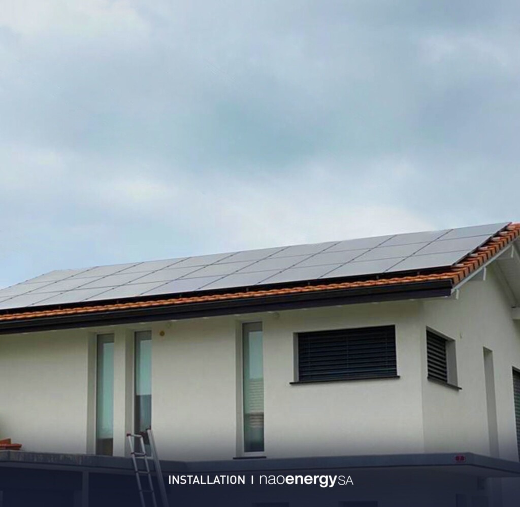 Panneaux photovoltaïques pour domicile, conçus pour maximiser l'efficacité énergétique et réduire les coûts d'électricité. Installation disponible dans les principales villes de Suisse romande, notamment Genève, Lausanne, Fribourg, Neuchâtel, Yverdon-les-Bains, Sion, Montreux et Vevey.