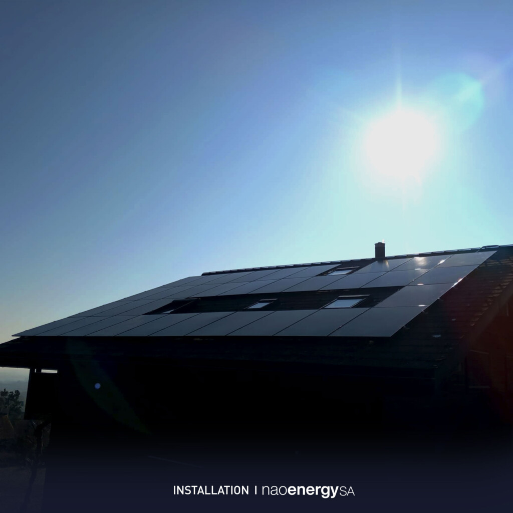 Panneaux photovoltaïques maison suisse toit haute gamme, conçus pour maximiser l'efficacité énergétique et réduire les coûts d'électricité. devis gratuit suisse romande Genève, Lausanne, Fribourg Neuchâtel Yverdon-les-Bains Sion Montreux Vevey