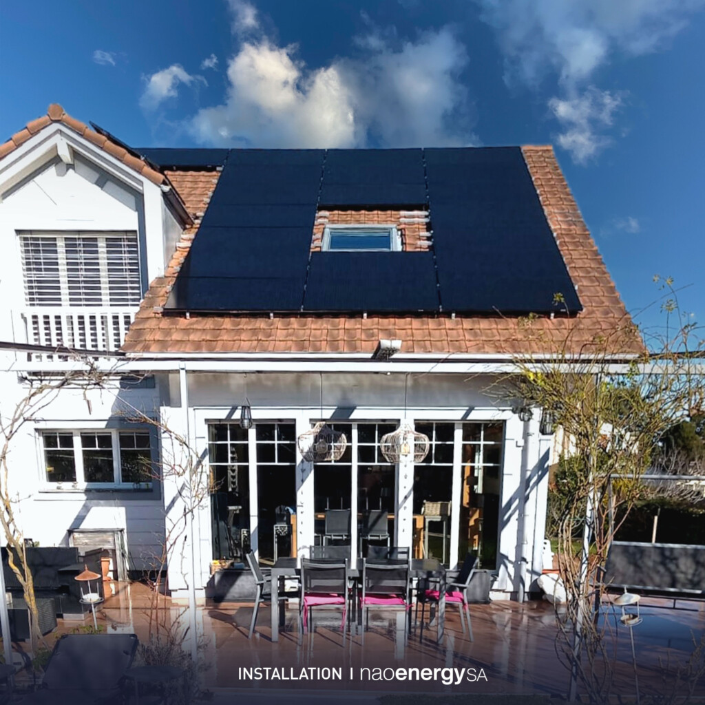 Panneaux photovoltaïques maison suisse toit haute gamme, conçus pour maximiser l'efficacité énergétique et réduire les coûts d'électricité. devis gratuit suisse romande Genève, Lausanne, Fribourg Neuchâtel Yverdon-les-Bains Sion Montreux Vevey