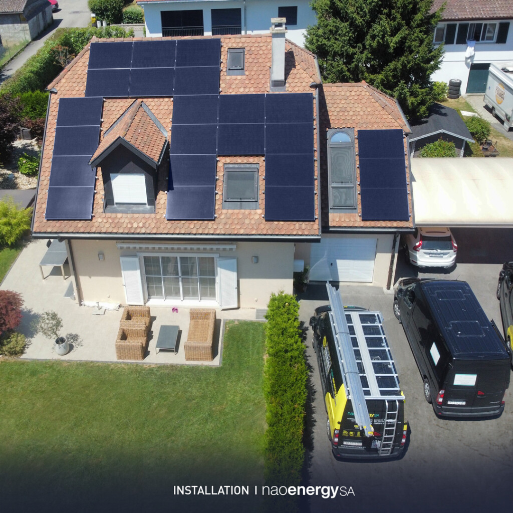 Panneaux photovoltaïques maison suisse toit haute gamme, conçus pour maximiser l'efficacité énergétique et réduire les coûts d'électricité. devis gratuit suisse romande Genève, Lausanne, Fribourg Neuchâtel Yverdon-les-Bains Sion Montreux Vevey