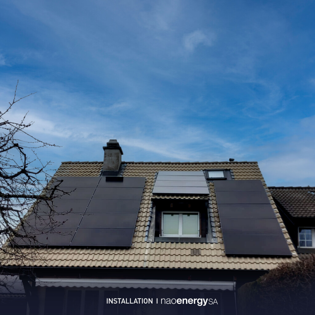 Panneaux photovoltaïques maison suisse toit haute gamme, conçus pour maximiser l'efficacité énergétique et réduire les coûts d'électricité. devis gratuit suisse romande Genève, Lausanne, Fribourg Neuchâtel Yverdon-les-Bains Sion Montreux Vevey