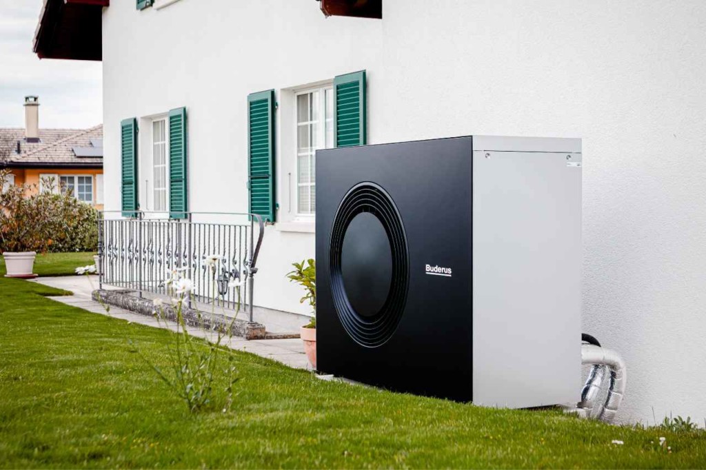 Pompe à chaleur air-eau Buderus Logatherm installée à Gilly (Vaud)