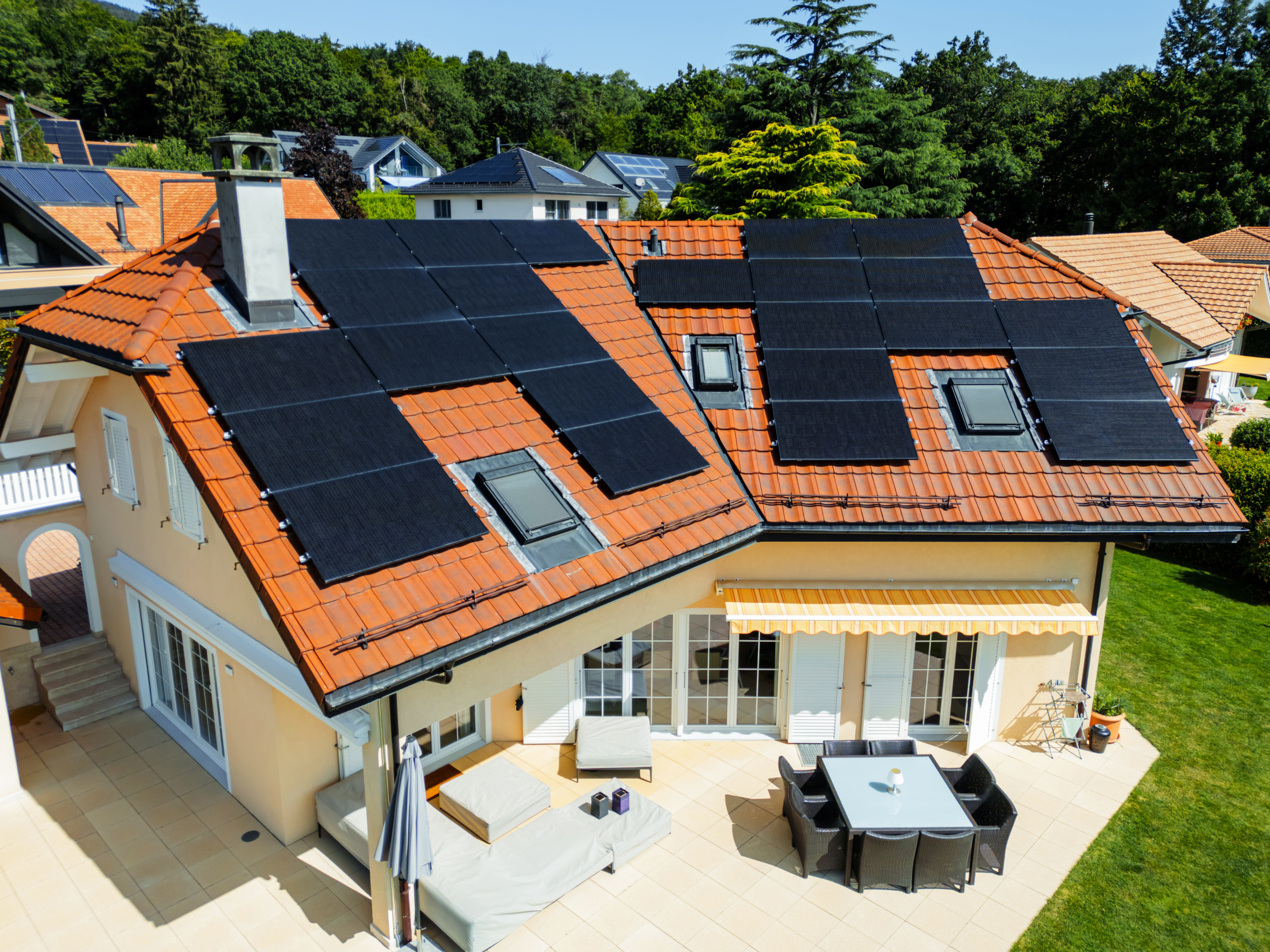 Réalisation de panneaux solaires naoenergy en Suisse romande