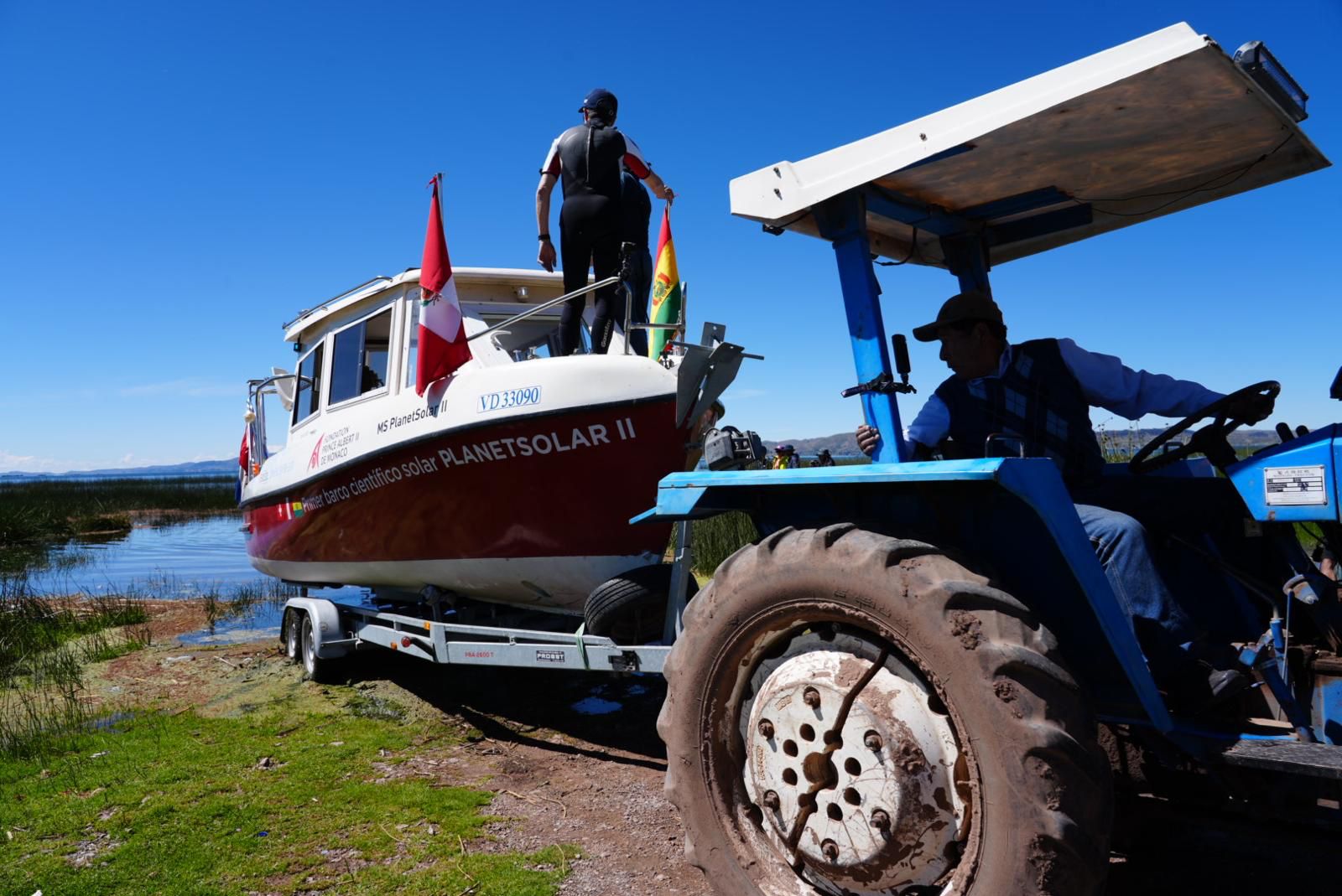Une mise à l’eau réussie pour PlanetSolar II au lac Titicaca