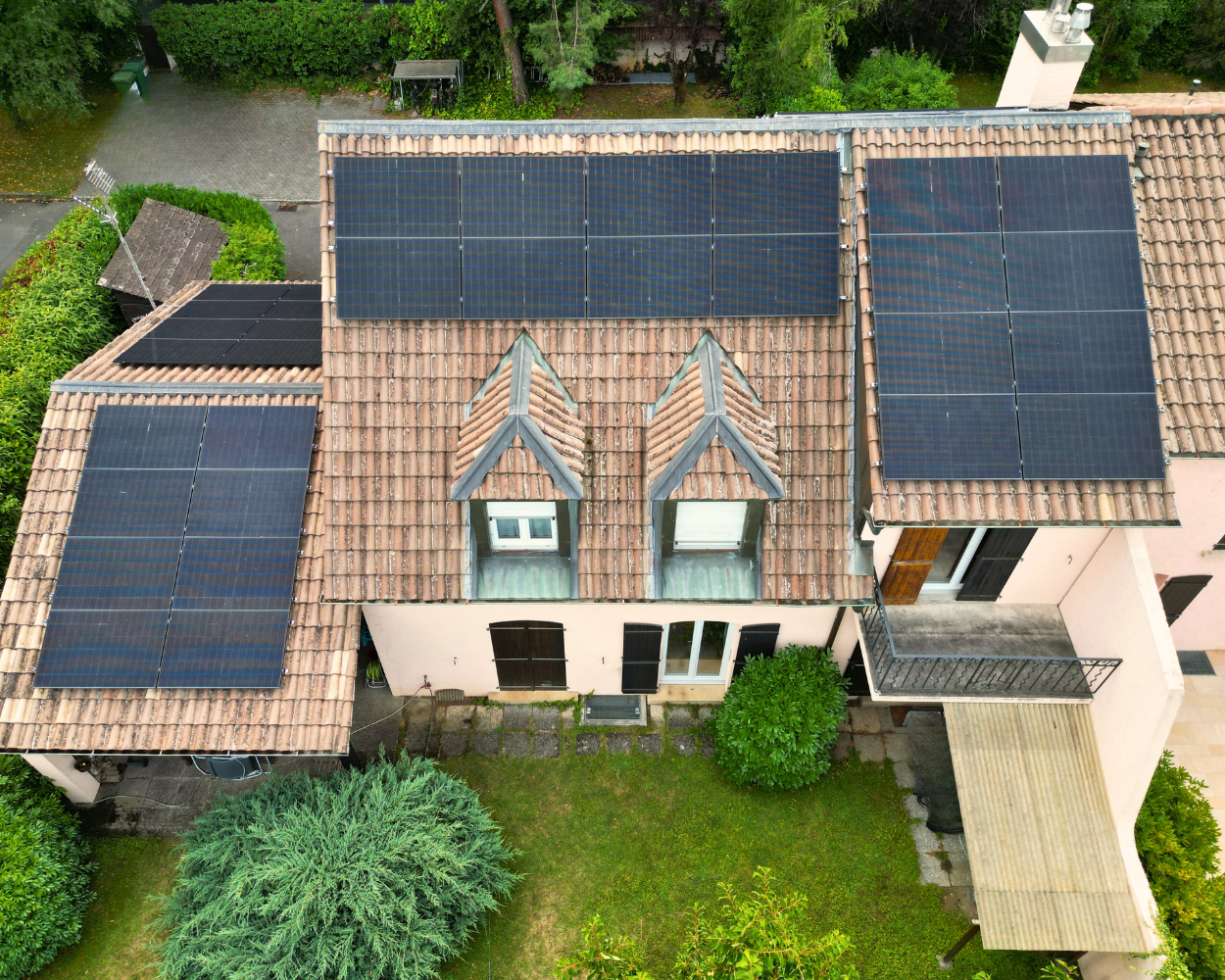 Zoom projet : 42 panneaux photovoltaïques à Thônex (Genève)