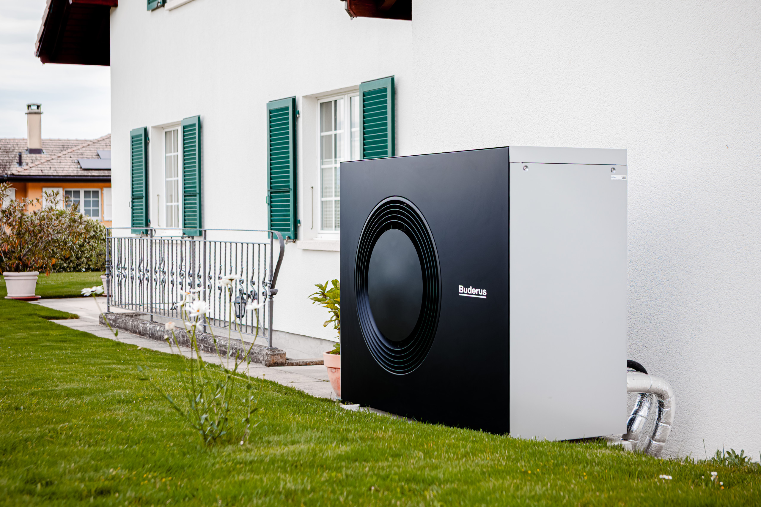 installation d'une pompe à chaleur chez un propriétaire vaudois