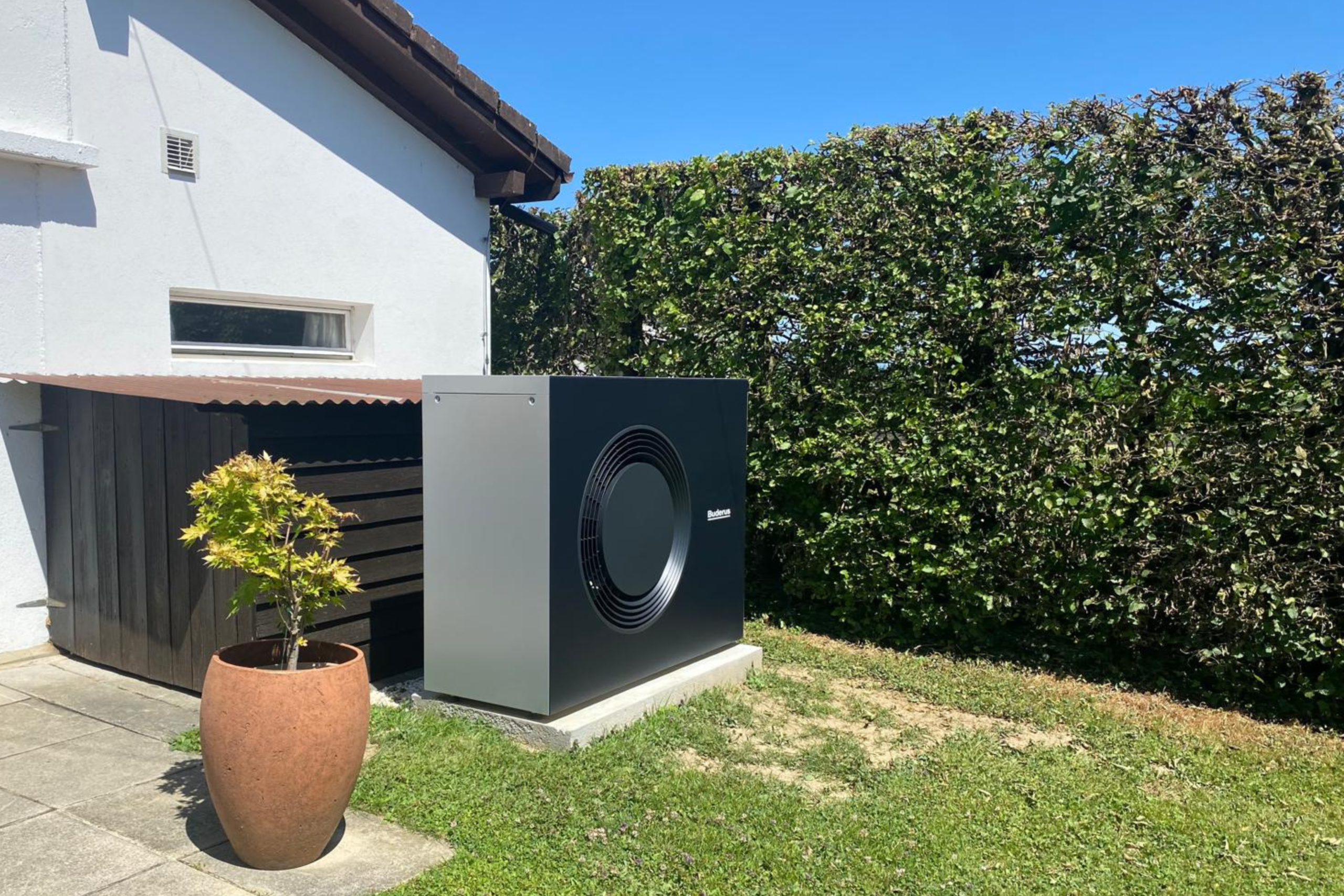 une pompe à chaleur air-eau installée par naoenergy dans la commune de Givrins (Vaud)