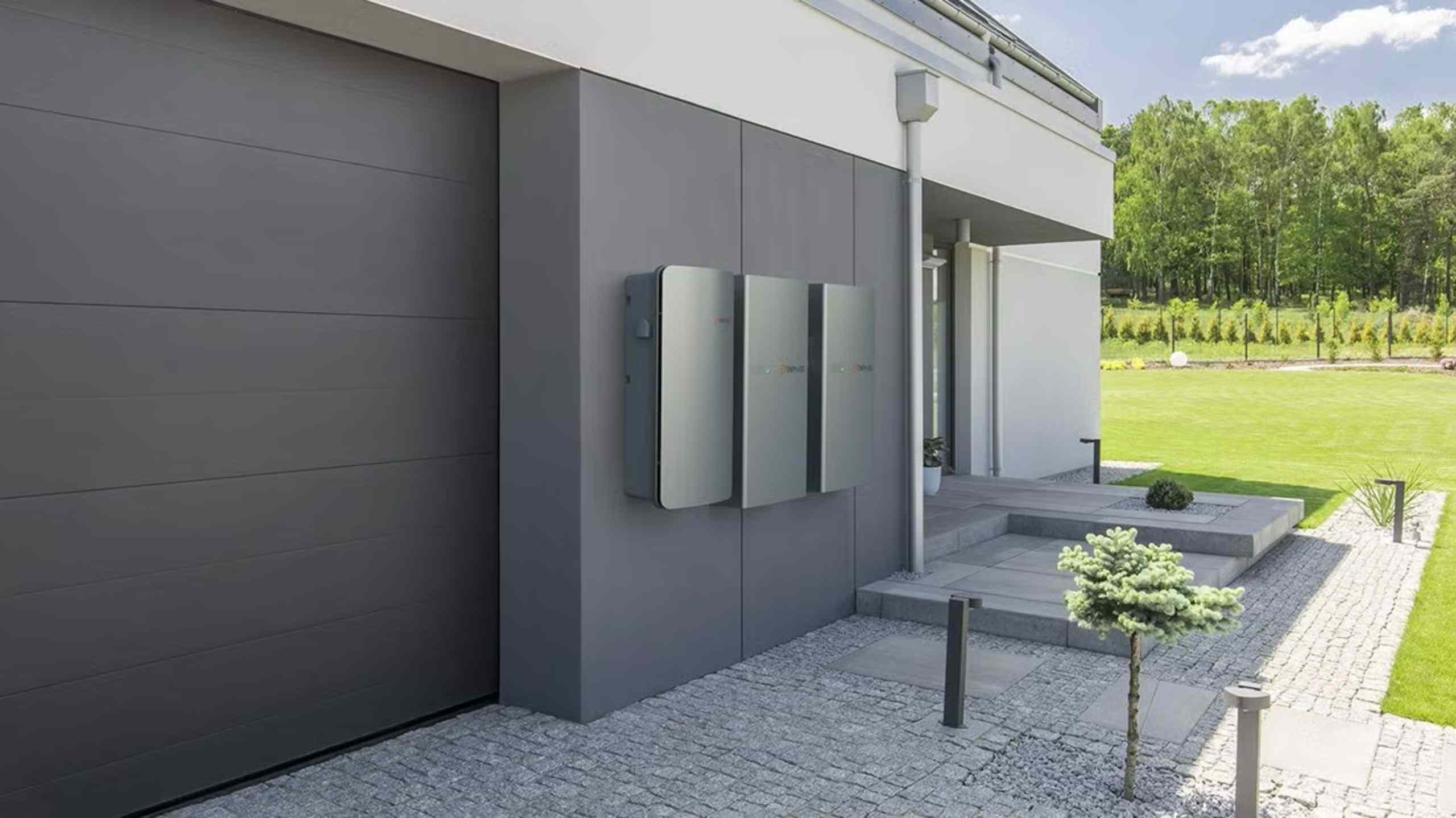 Boom des batteries de stockage en Suisse : pourquoi le stockage solaire devient rentable